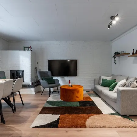 Santa's Star I Near Scv *