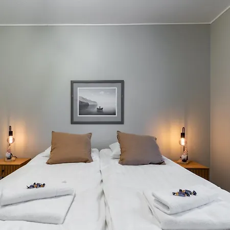 Santa's Star I Near Scv