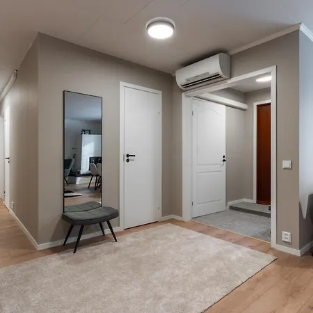 Santa's Star I Near Scv