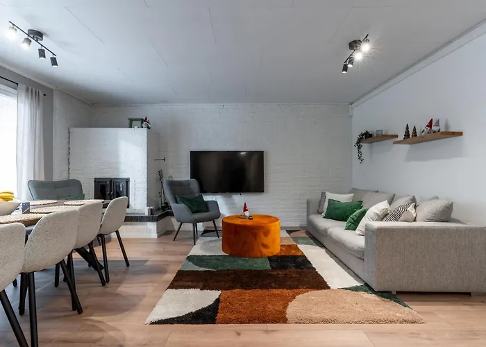 Santa's Star I Near Scv *