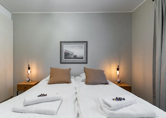 Santa's Star I Near Scv