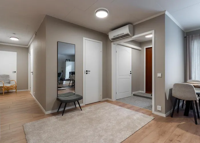 Santa's Star I Near Scv